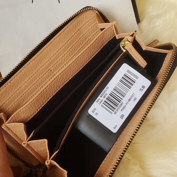 🌷Armani Exchange Wallet🌷 - Picture 3 of 5